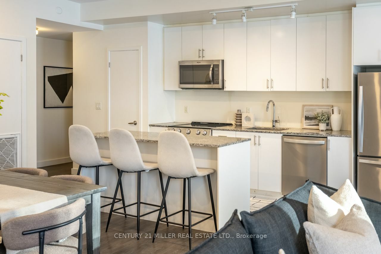 Property Photo:  150 Sabina Dr 110  ON L6H 0W3 