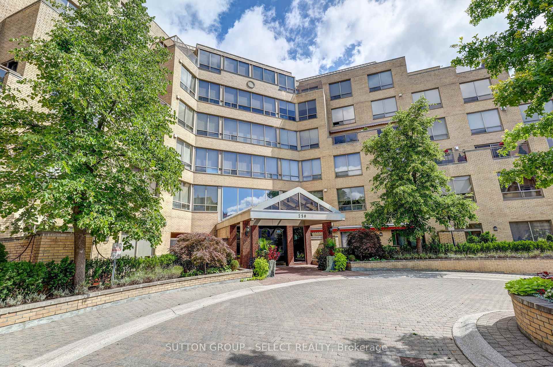 Property Photo: 250 Sydenham Street 203 ON N6A 5S1