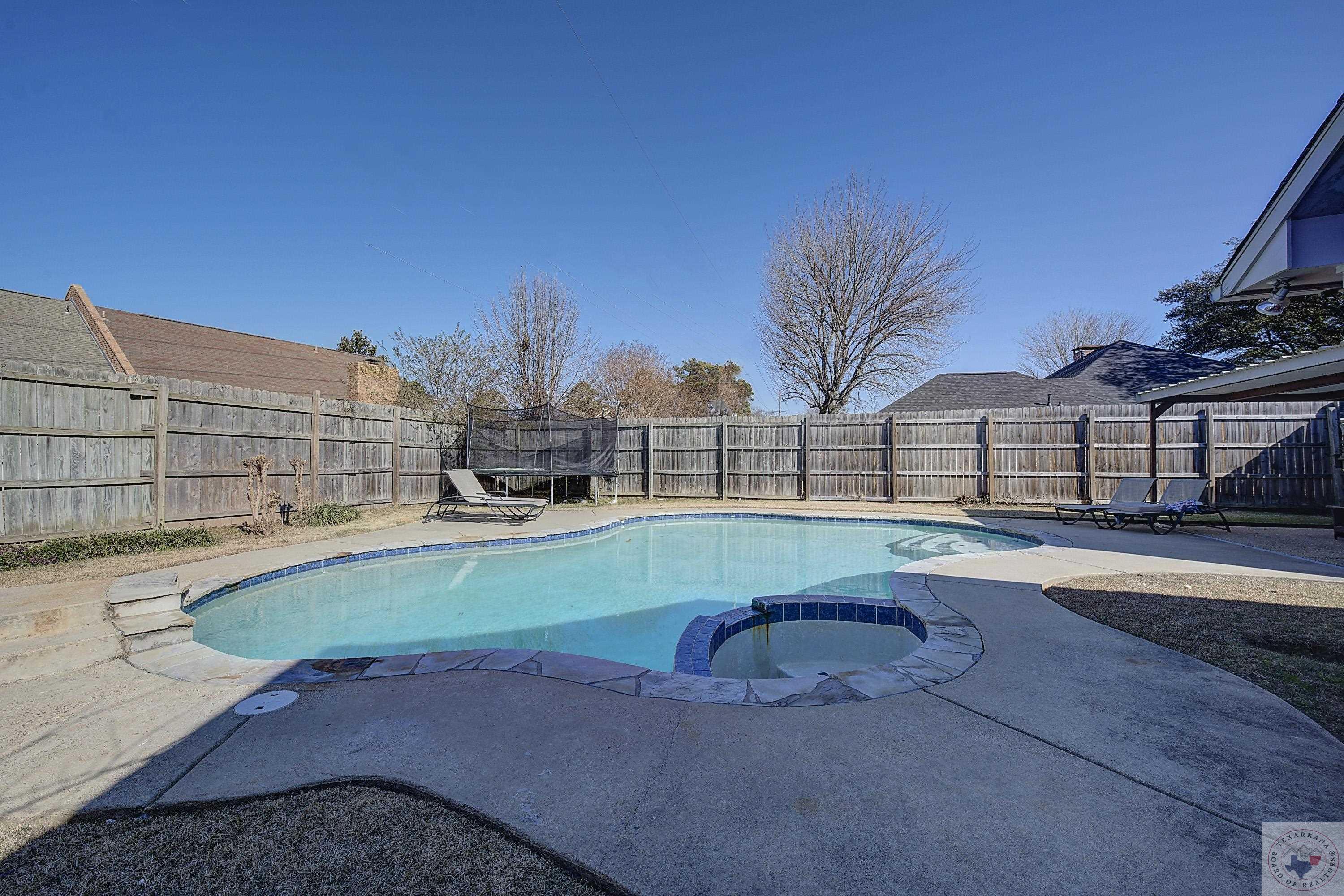 Property Photo: 3407 Williamsburg Ln TX 75503