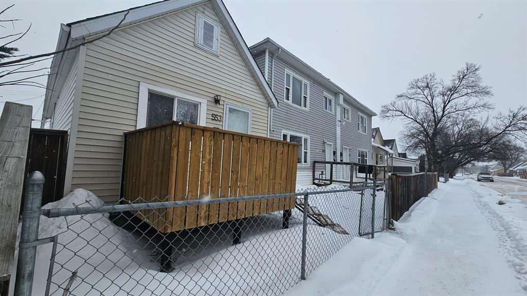 Property Photo:  553 Chalmers Avenue  MB R2L 0G7 