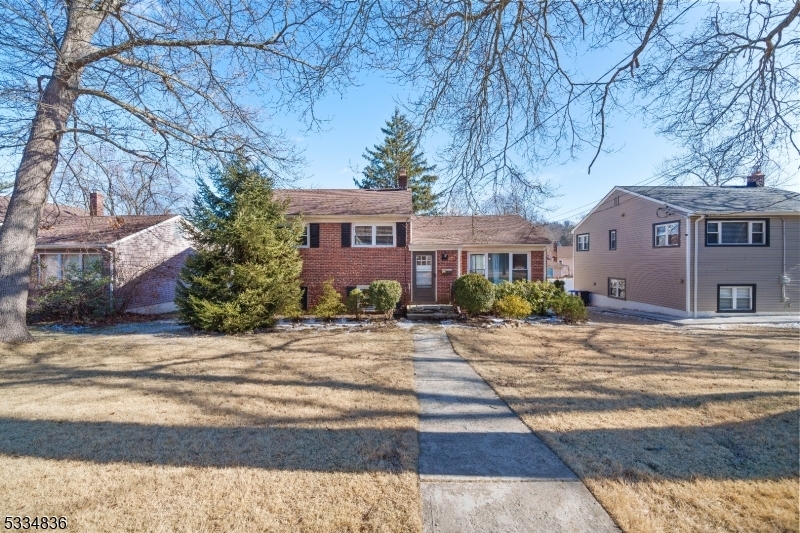 Property Photo:  1270 Pleasant Valley Way  NJ 07052 