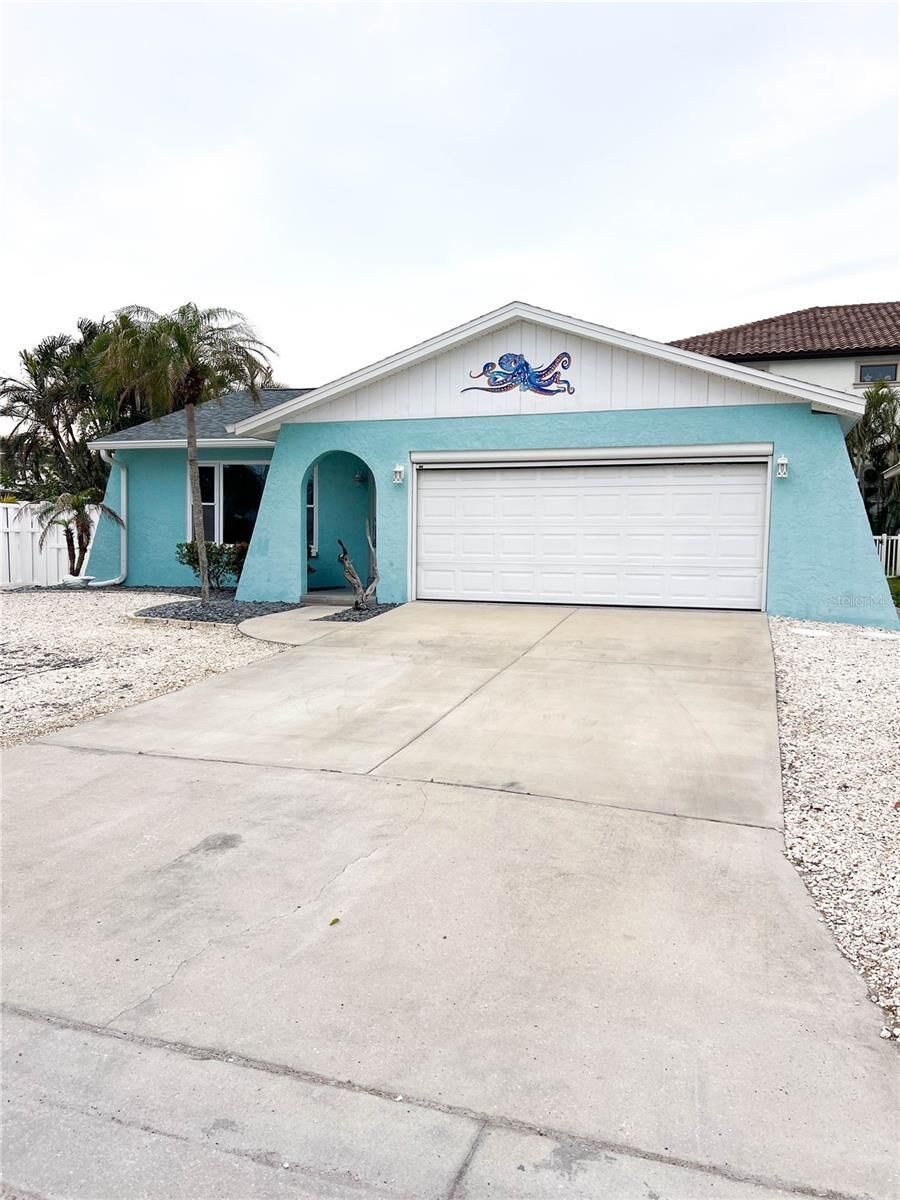 Property Photo: 17594 1st Street E FL 33708