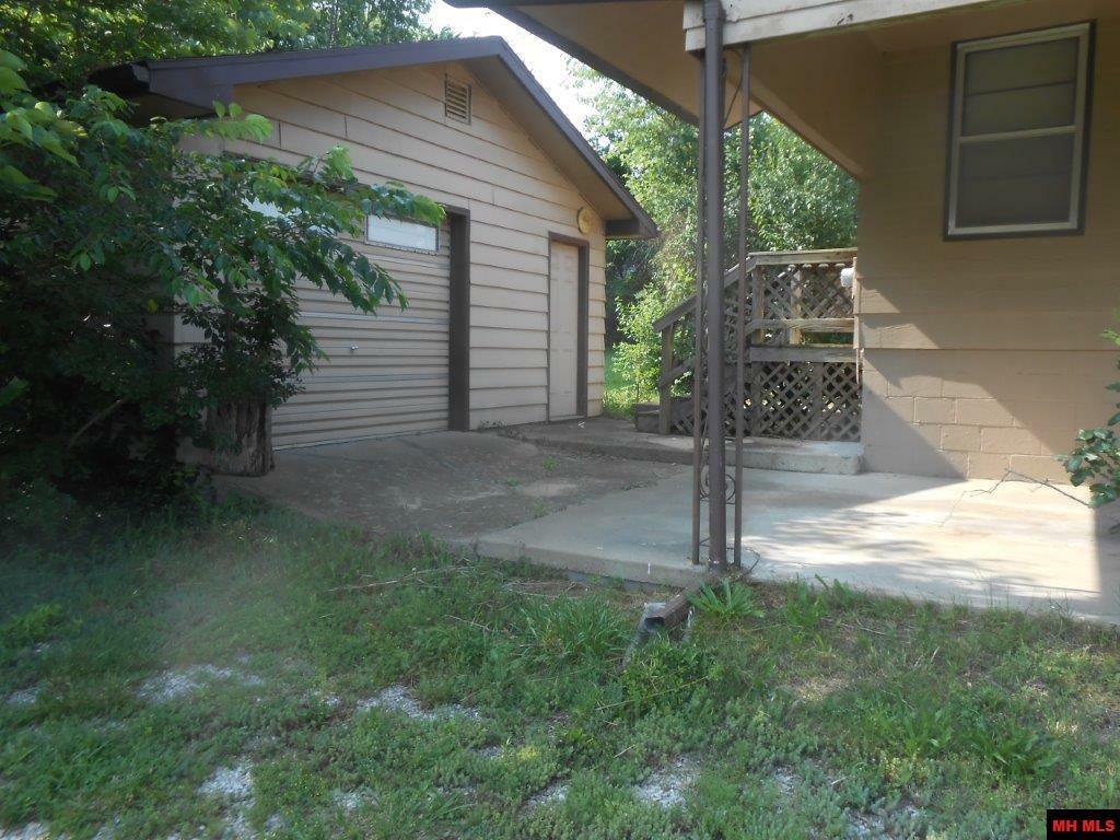 Property Photo: 932 S Bryant Street AR 72653