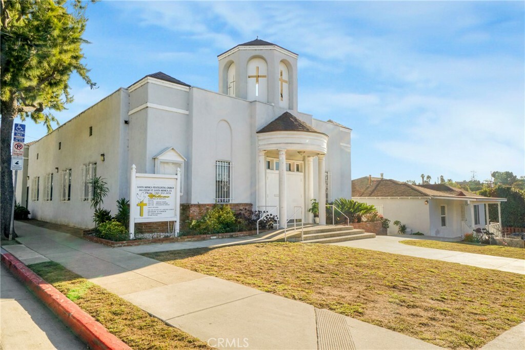 Property Photo: 836 844 Cedar Street CA 90405