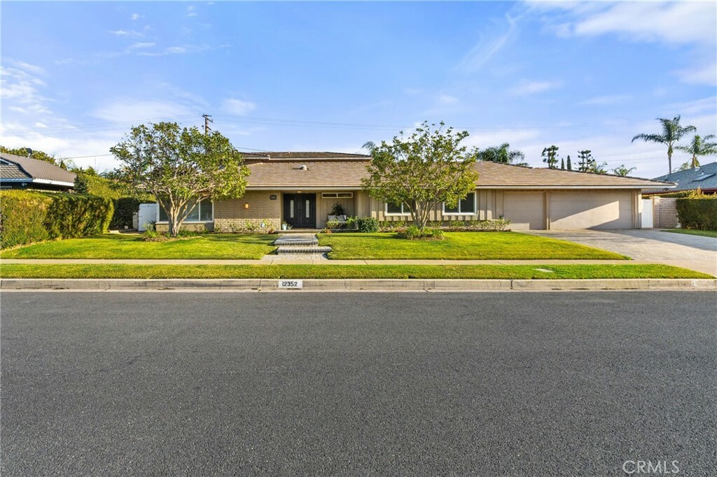 Property Photo:  12352 Ranchwood Road  CA 92705 