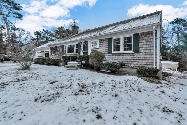 Property Photo:  426 Mariner Cir  MA 02635 