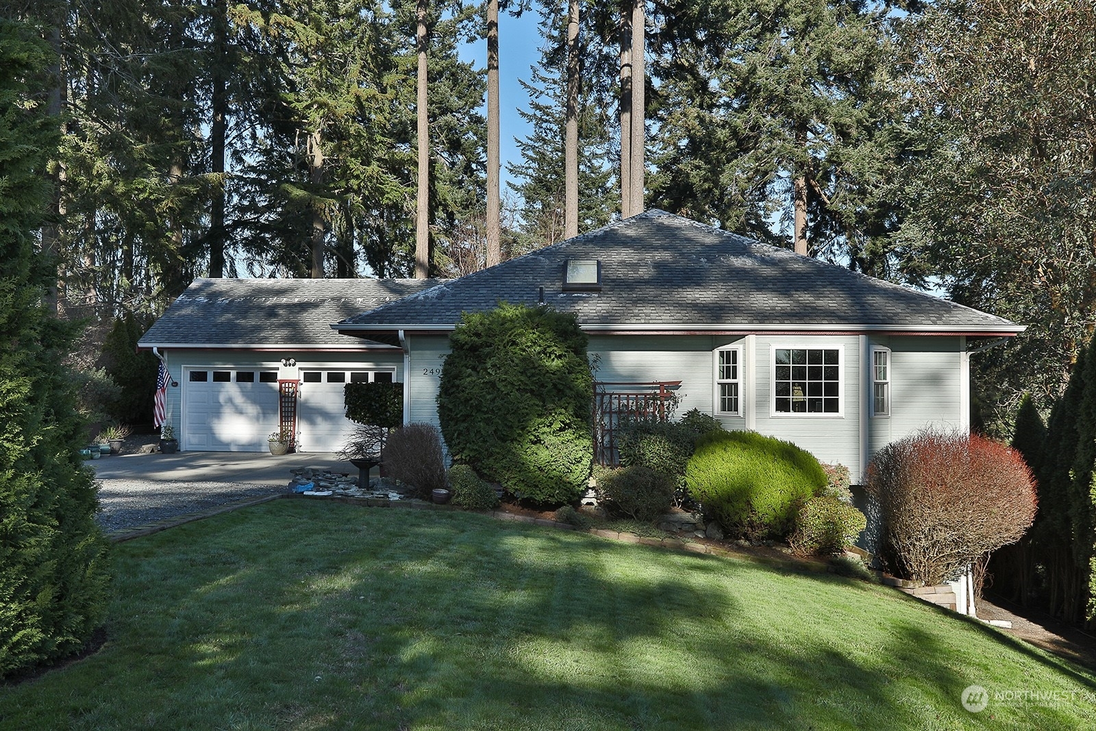 Property Photo:  2499  Soundview Drive  WA 98260 