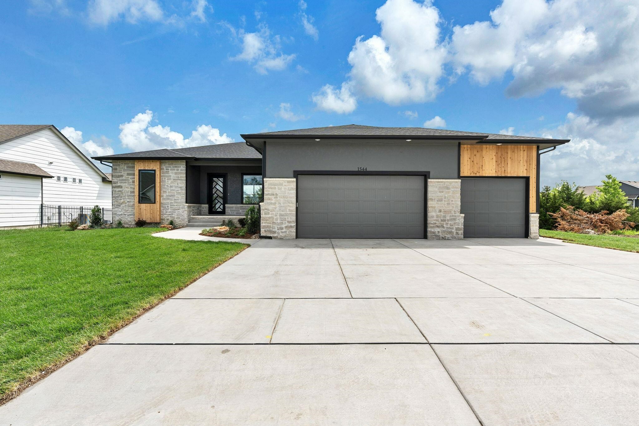 Property Photo:  1544 N Shadow Rock Dr  KS 67002 