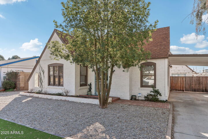 Property Photo:  2209 E Weldon Avenue  AZ 85016 