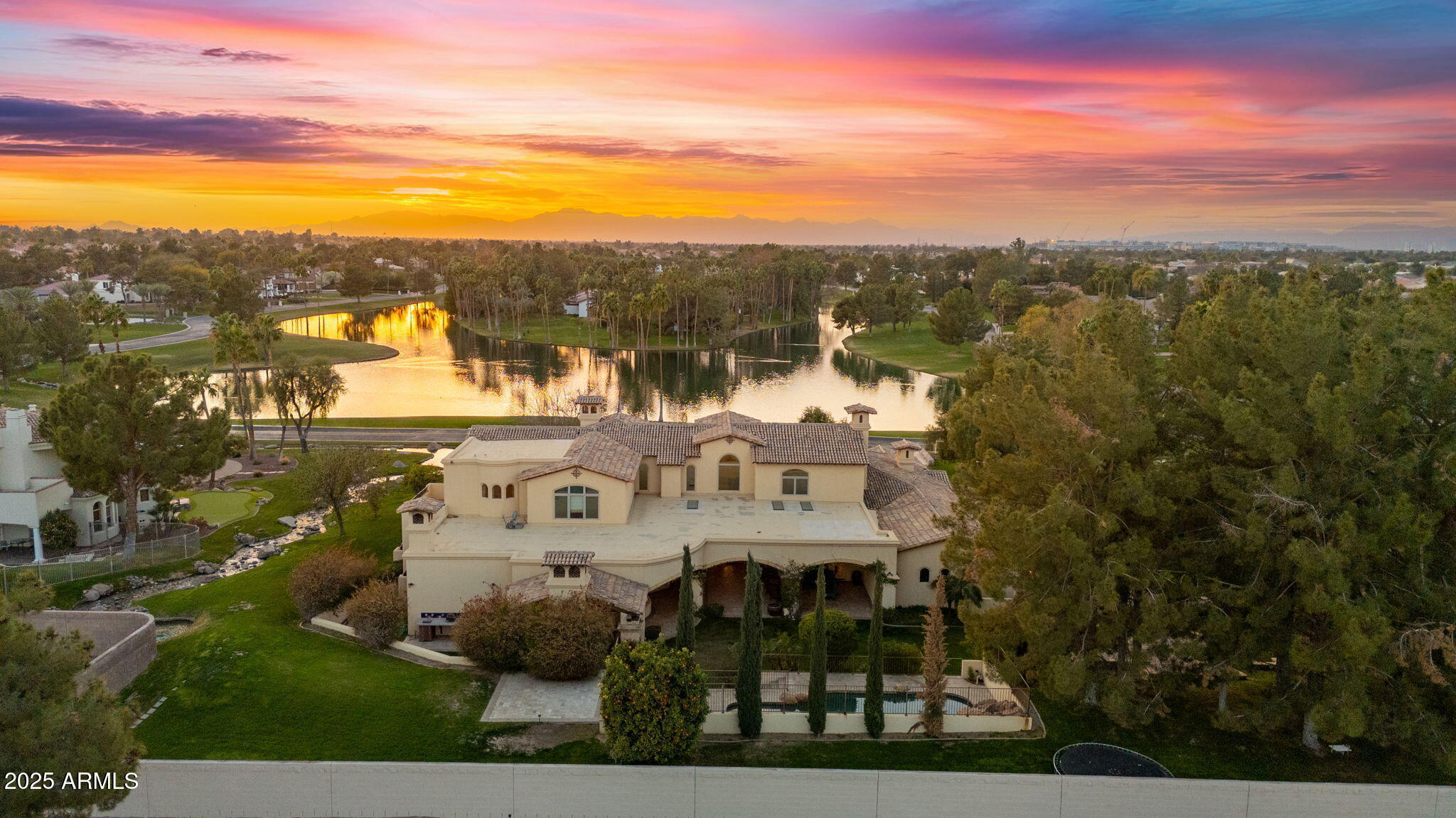 Property Photo: 21 E Oakwood Hills Drive AZ 85248