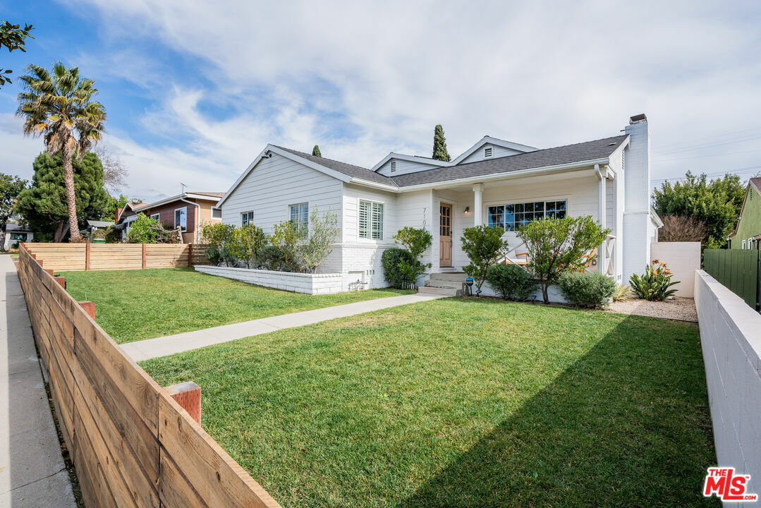 Property Photo:  7106   Knowlton Pl  CA 90045 