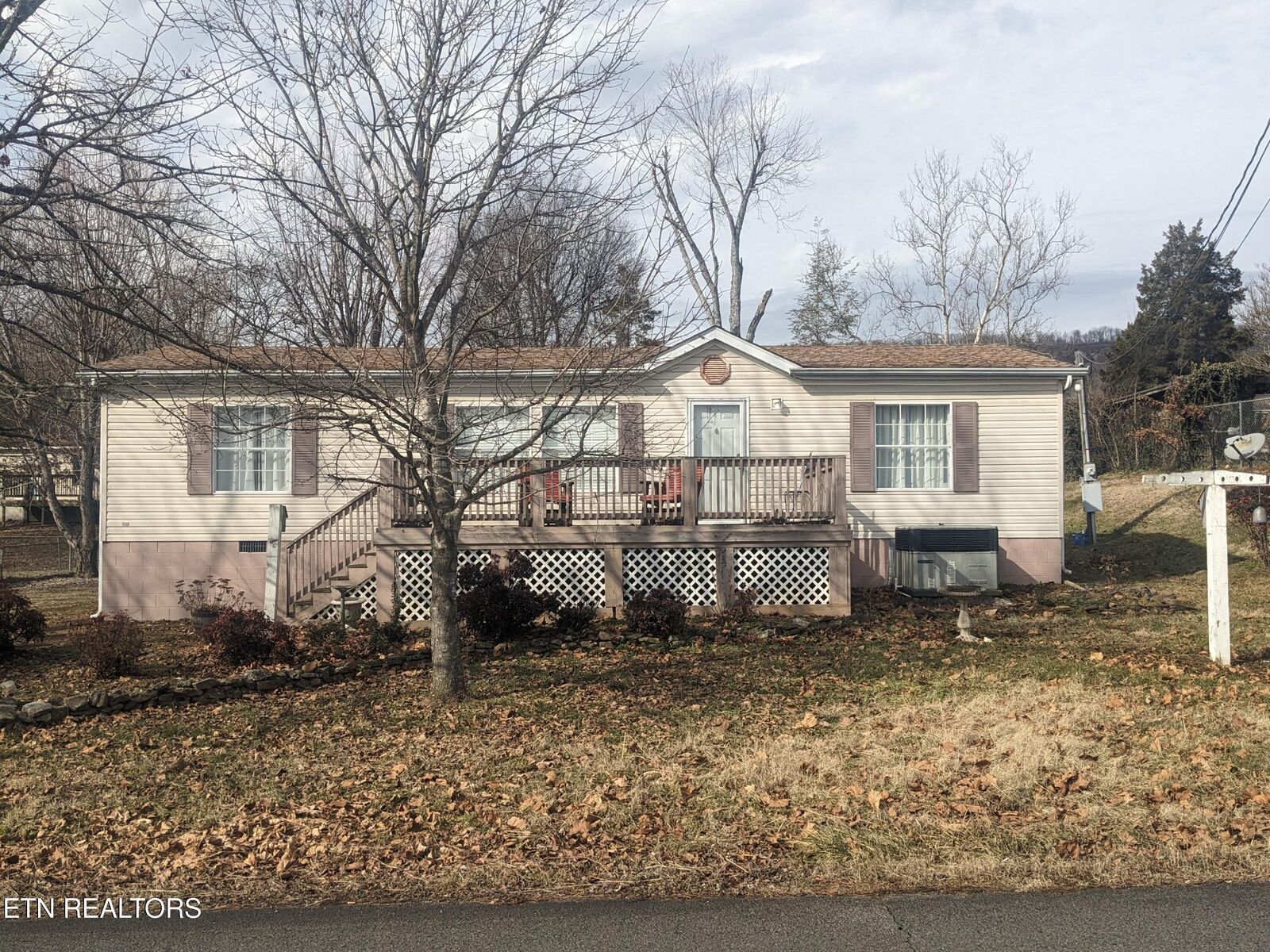 Property Photo:  805 N Front St  TN 37854 