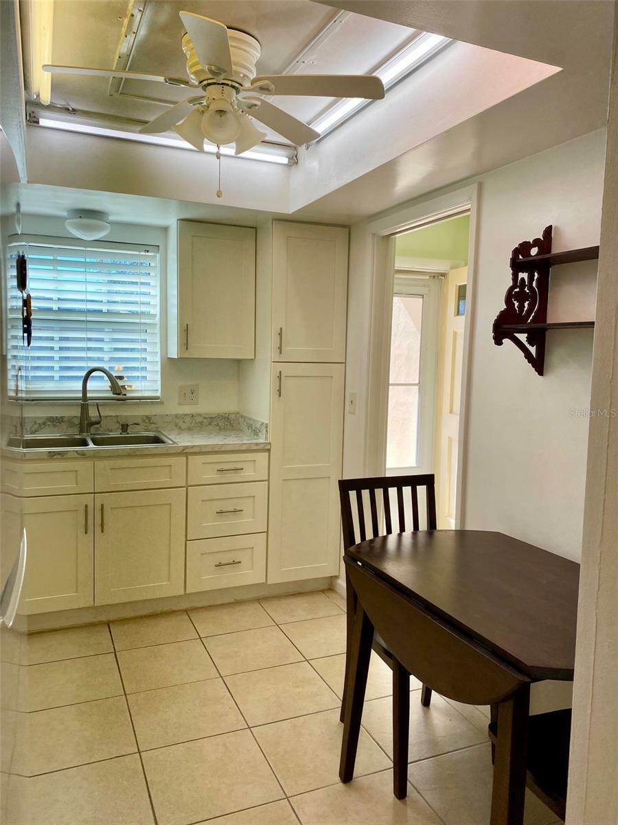 Property Photo:  1652 S Lake Avenue 2  FL 33756 