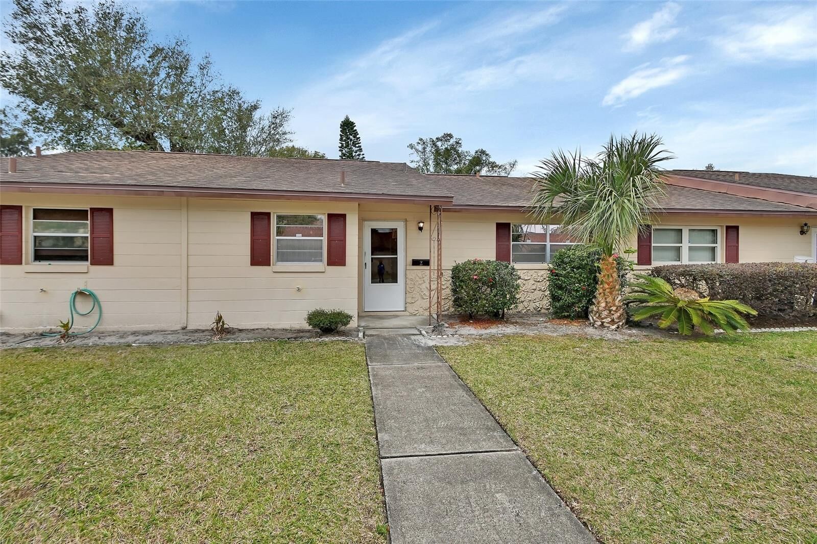 Property Photo: 2 Villa Villar Court 02 FL 32724