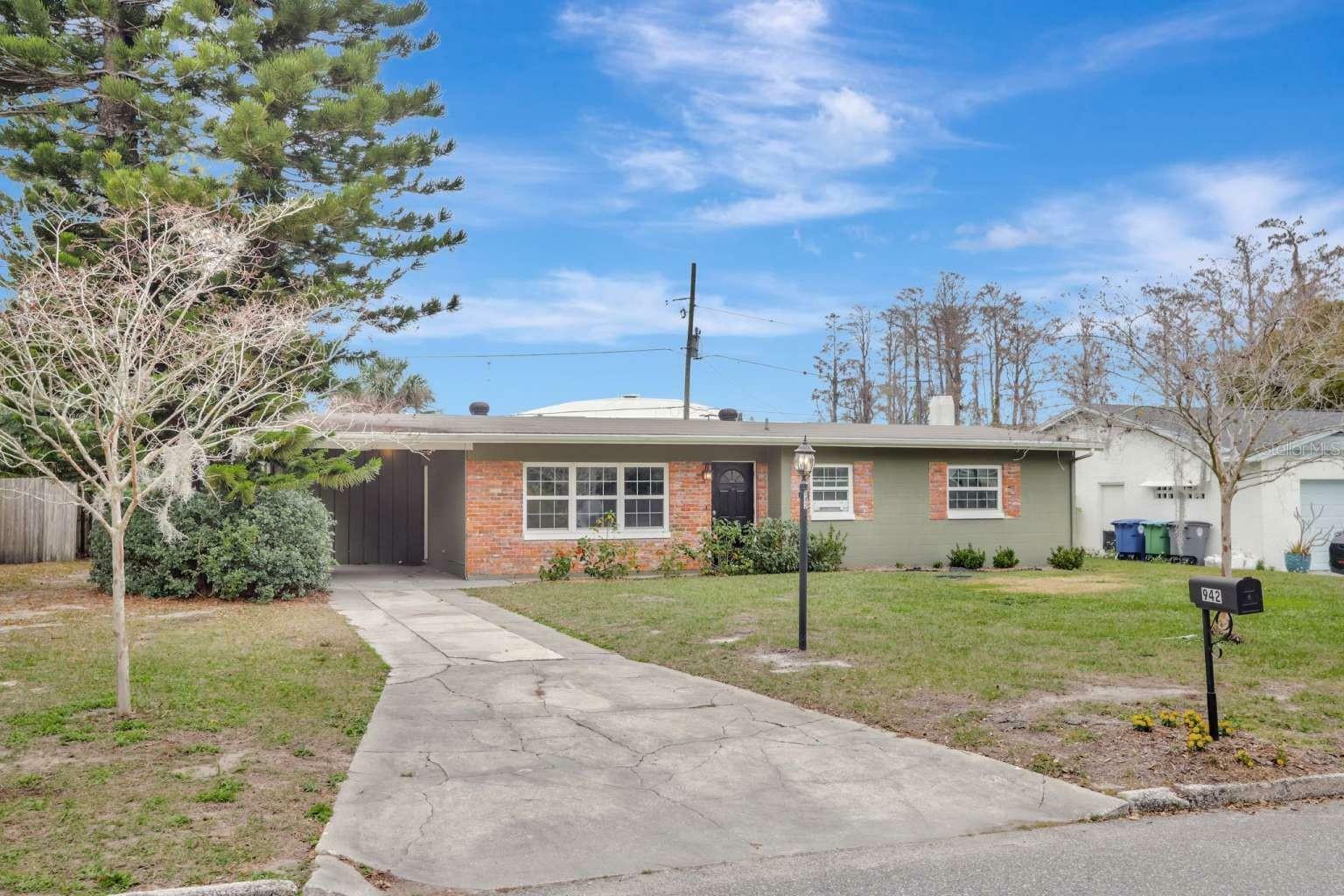 Property Photo:  942 Hanover Avenue  FL 32789 