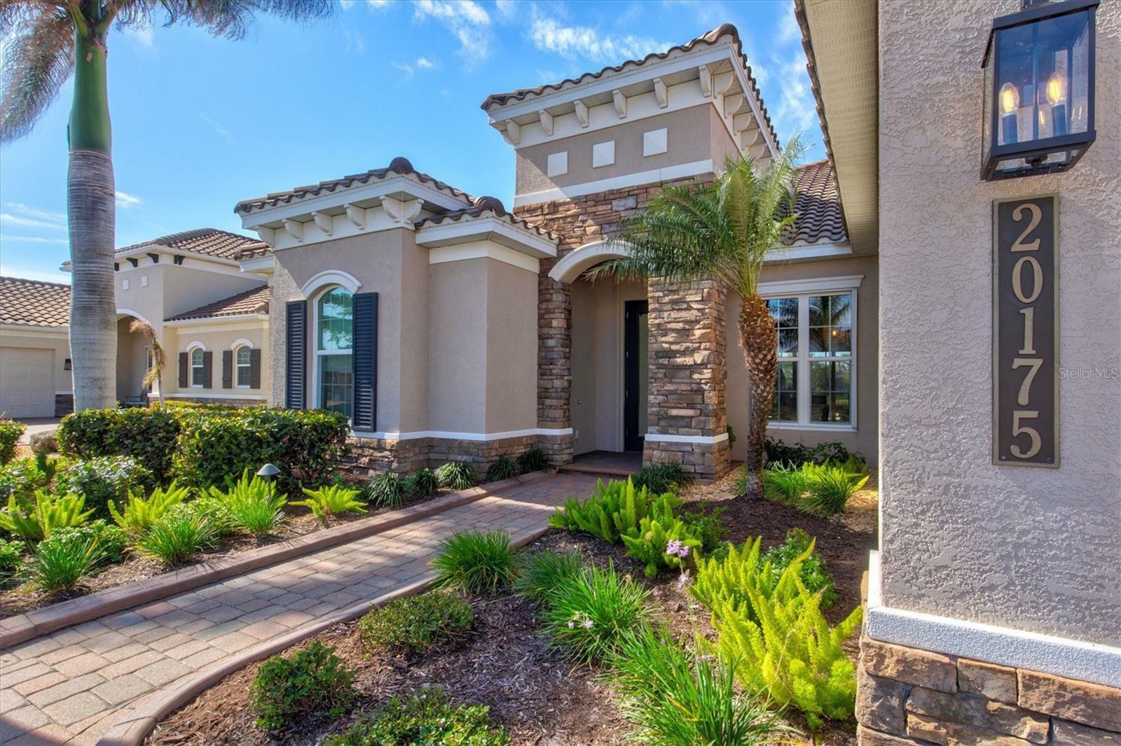 Property Photo:  20175 Elegante Court  FL 34293 