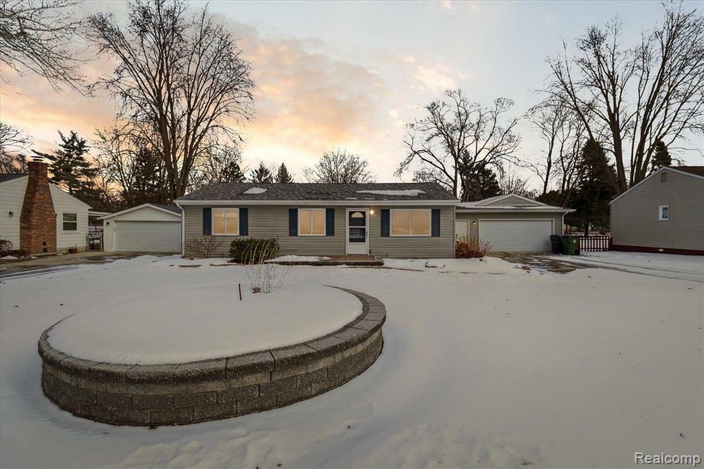 Property Photo:  50770 Gravel Ridge  MI 48317 1128 