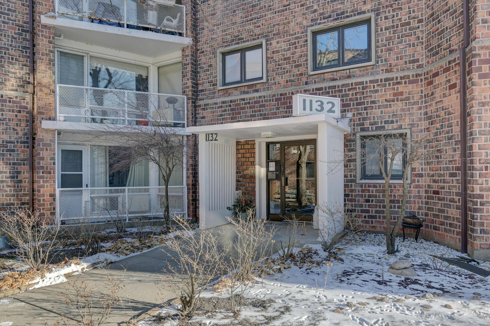 Property Photo:  1132 W Lunt Avenue 2D  IL 60626 