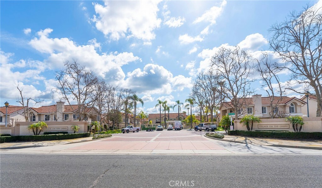 Property Photo:  620 Ivywood Lane F  CA 93065 