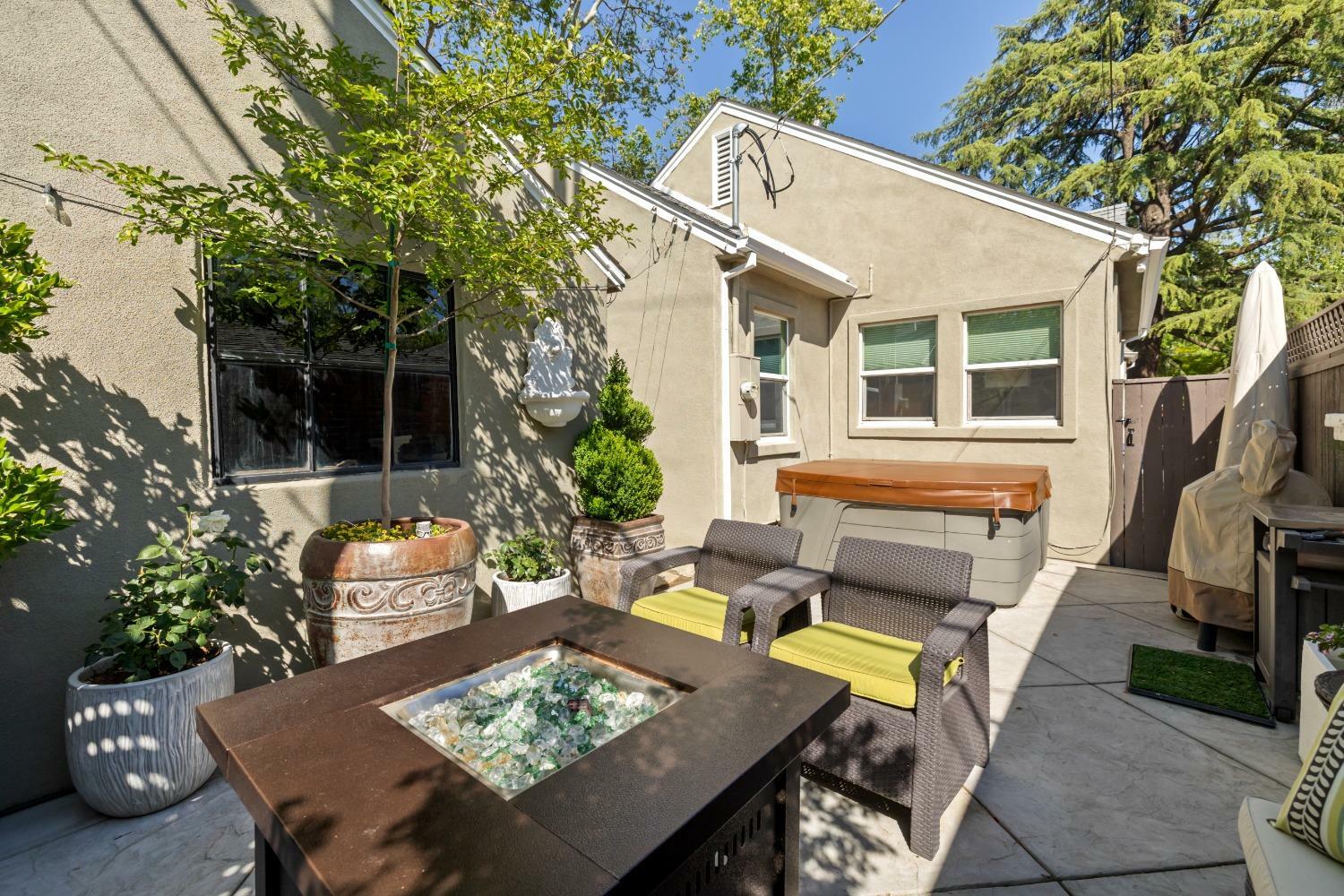 Property Photo:  800 41st Street  CA 95819 