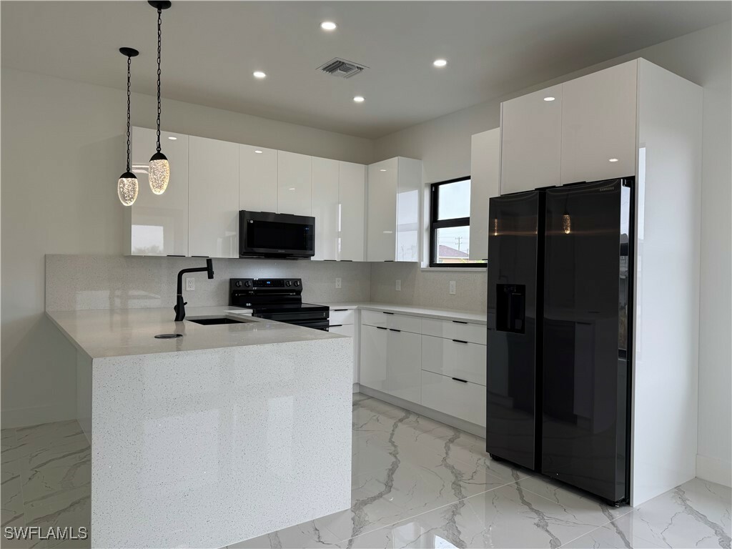 Property Photo:  3109 9th Street SW  FL 33976 