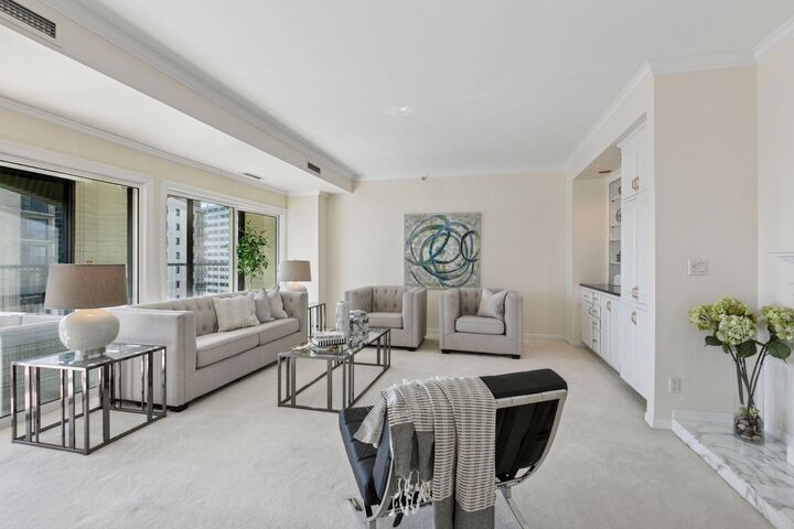 Property Photo: 1201 Yale Place 1608 MN 55403