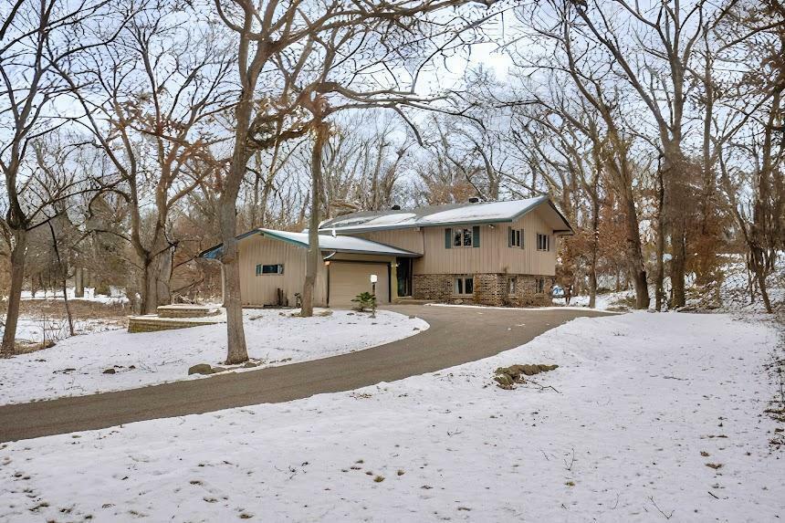 Property Photo:  8 Woodhill Lane  MN 55127 