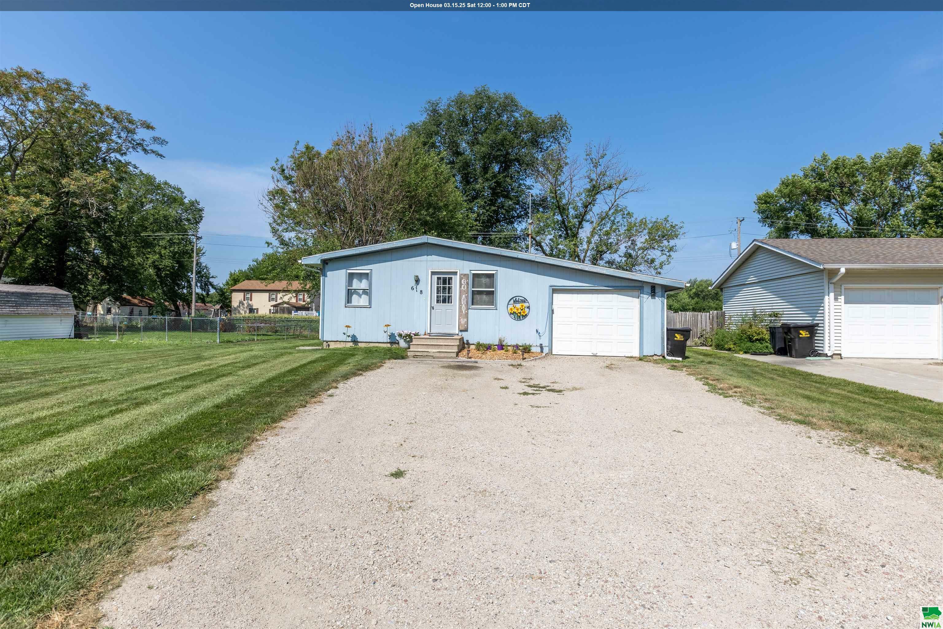 Property Photo:  618 7th Street  IA 51040 