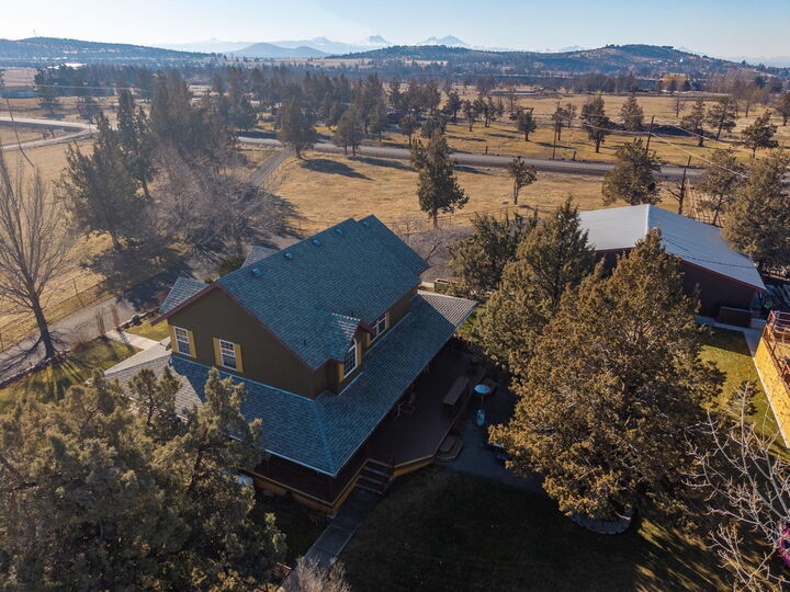 Property Photo:  6300 NE 5th Street  OR 97756