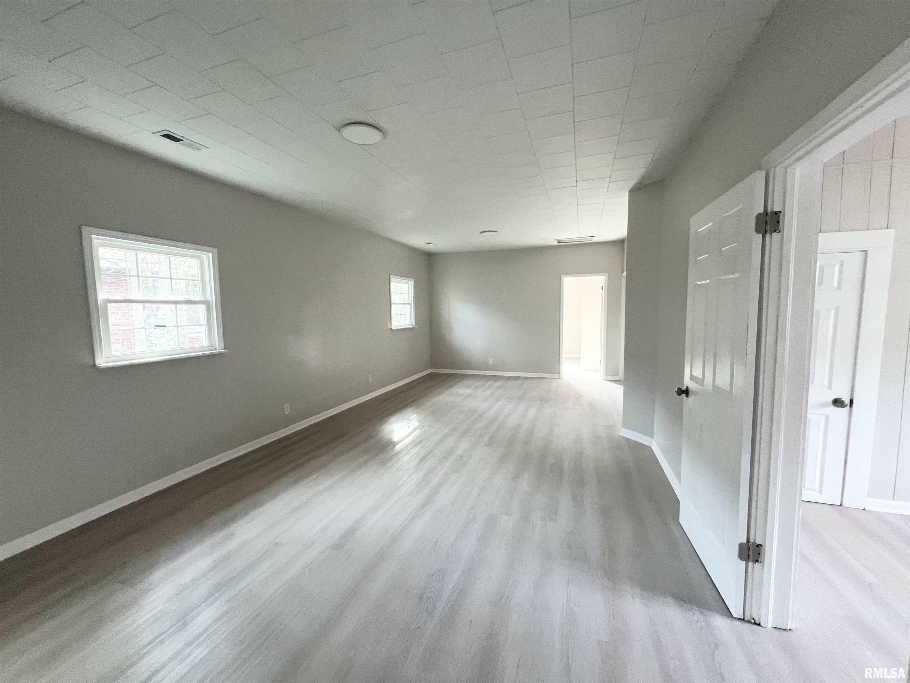 Property Photo:  406 S Meadow Street  IL 62983 