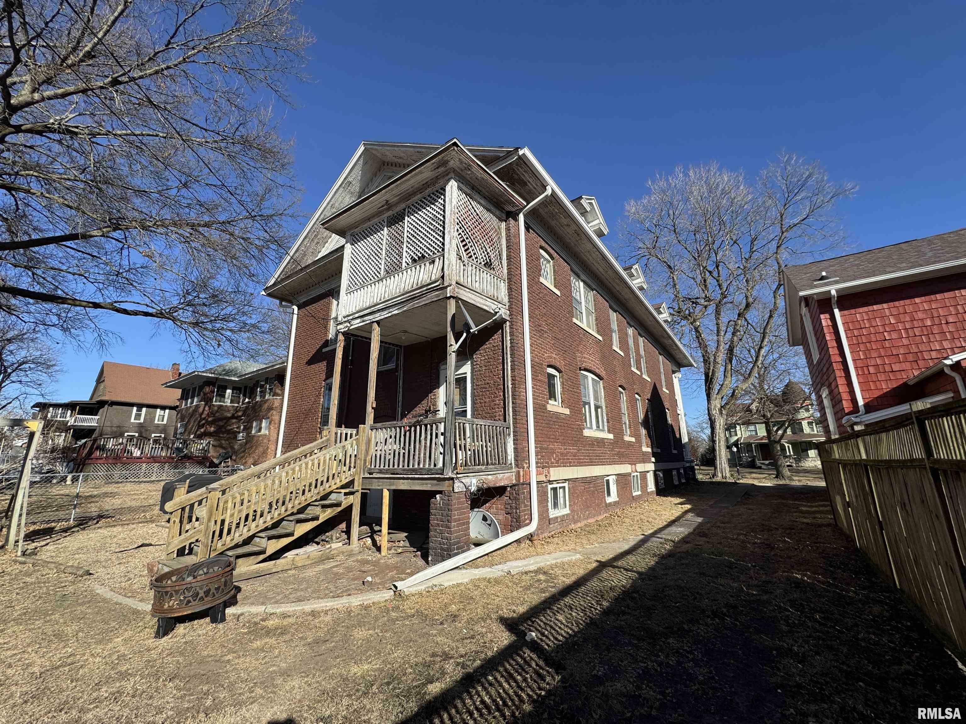 Property Photo:  560 N Chambers Street  IL 61401 