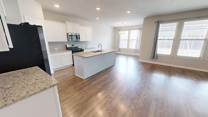 Property Photo: 3139 Crest Ln LA 70607