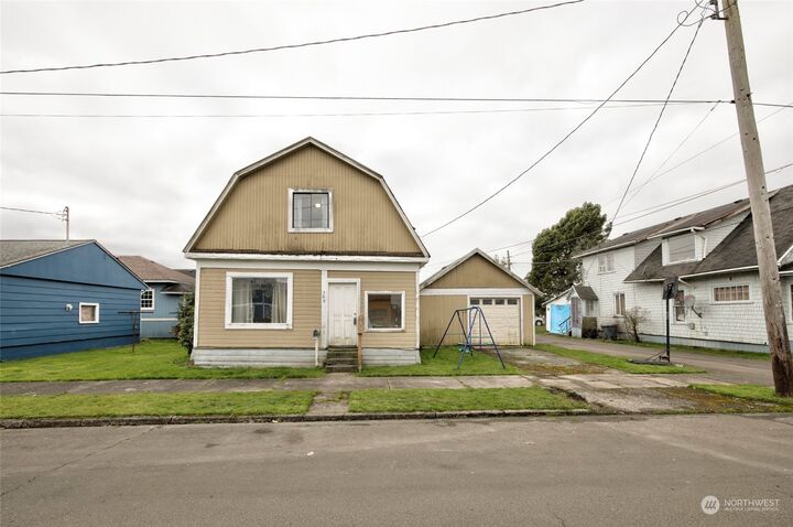 Property Photo:  309 N Washington Street  WA 98520 