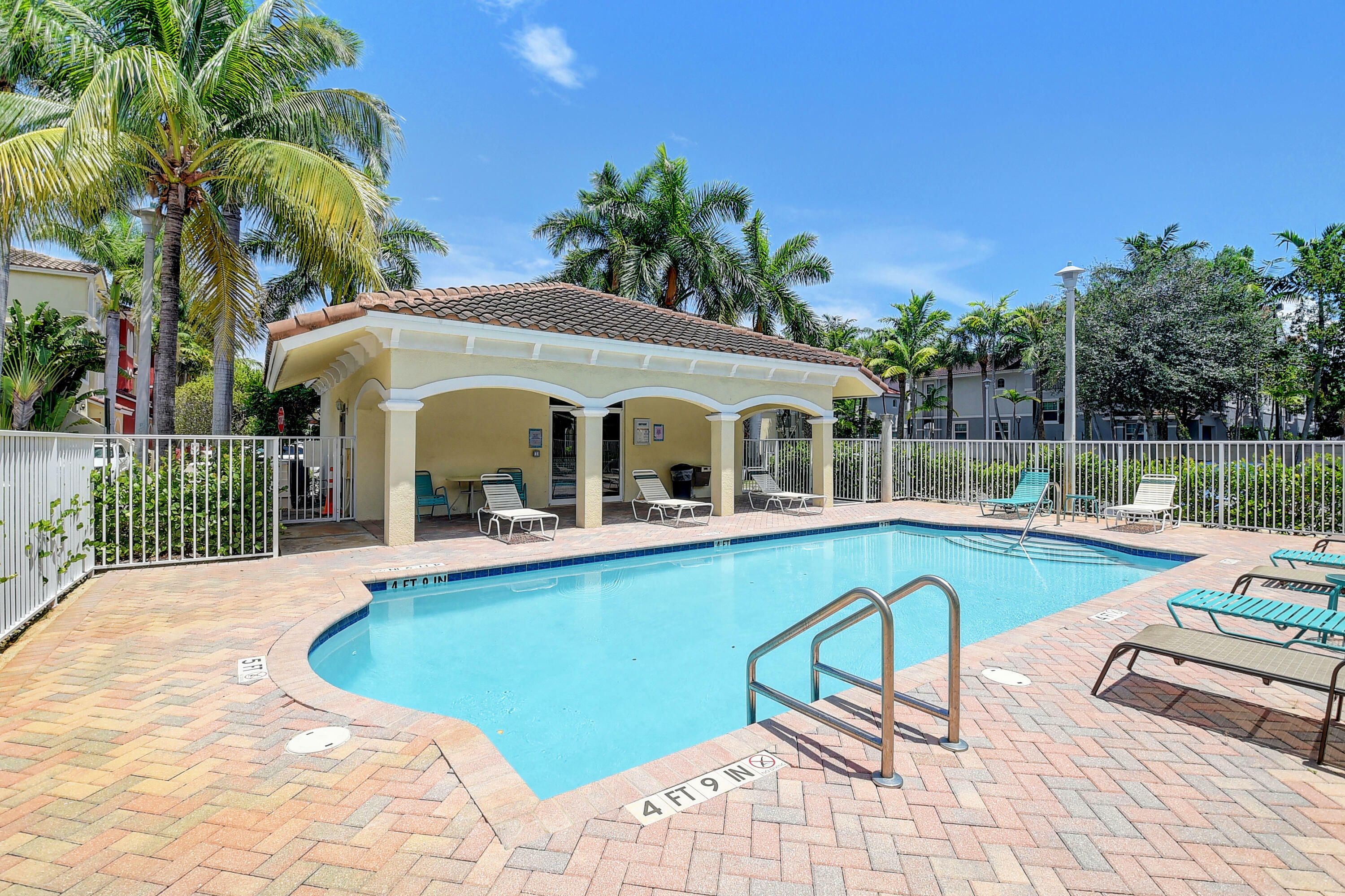 Property Photo:  525 Bayfront Drive  FL 33435 