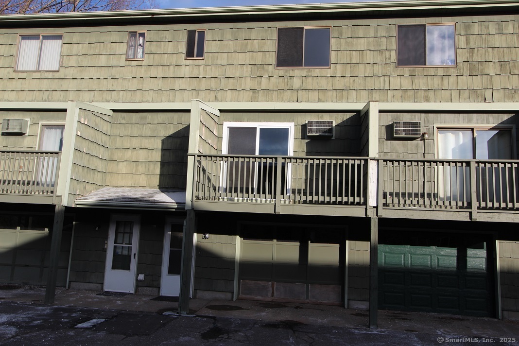 Property Photo:  1400 Meriden Road Apt 7-3  CT 06705 