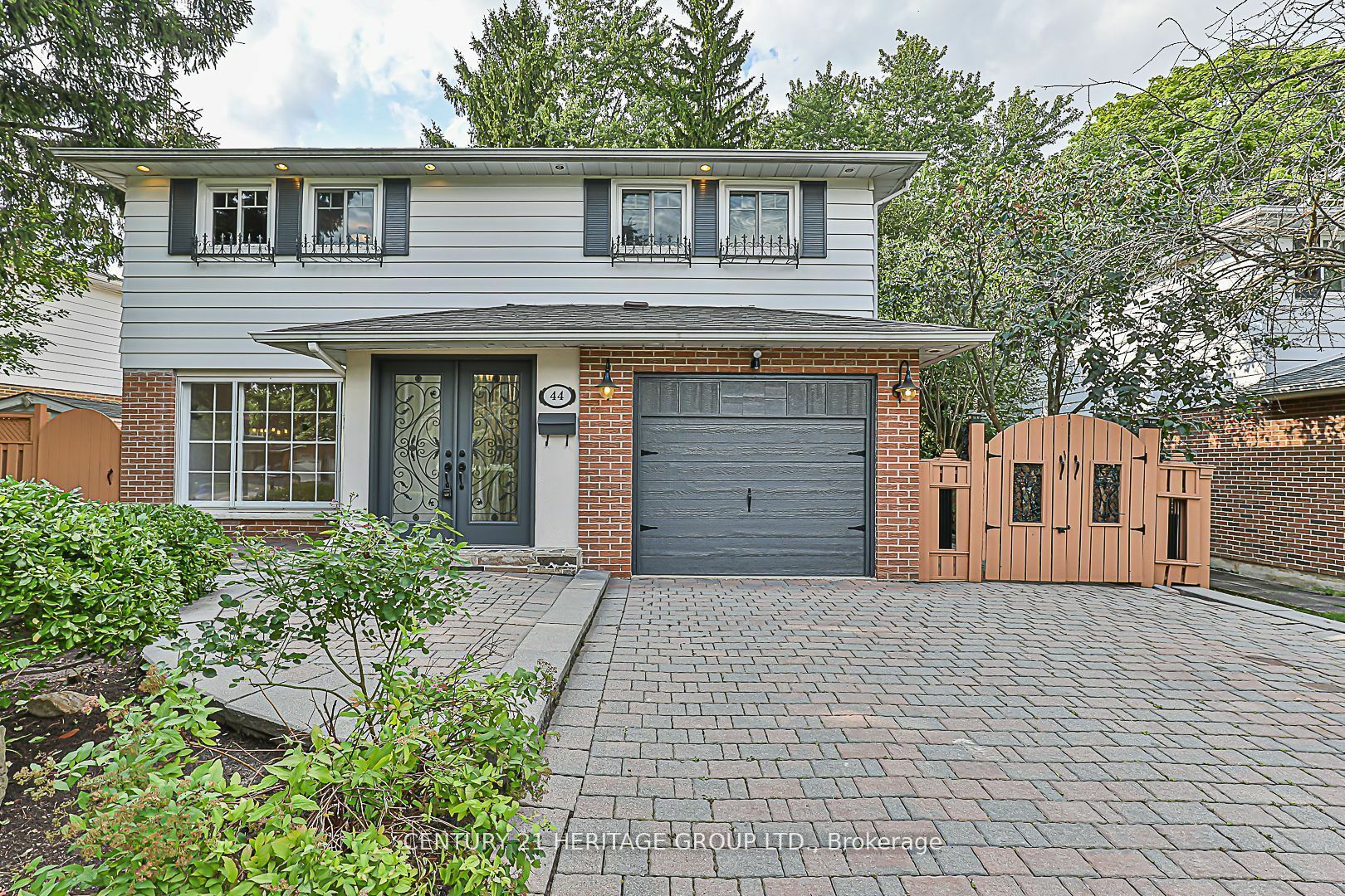 44 Royal Orchard Blvd  Markham ON L3T 3C5 photo