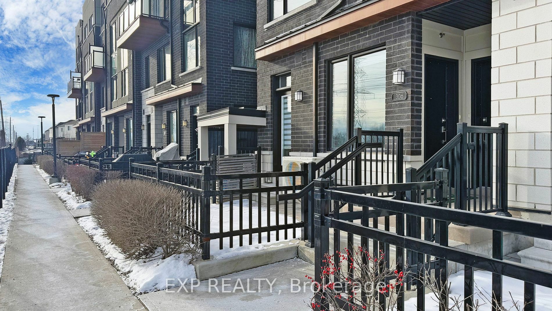 Property Photo:  1555 Kingston Rd 306  ON L1V 0E9 