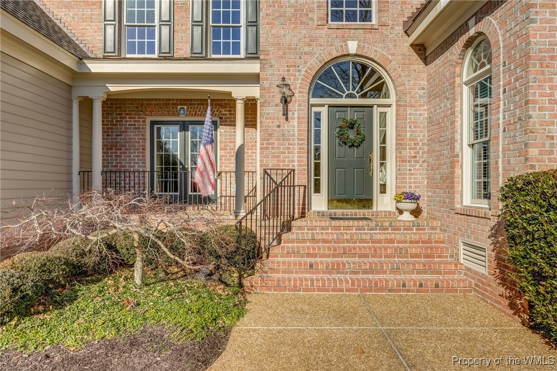 Property Photo:  216 W Kilbride  VA 23188 