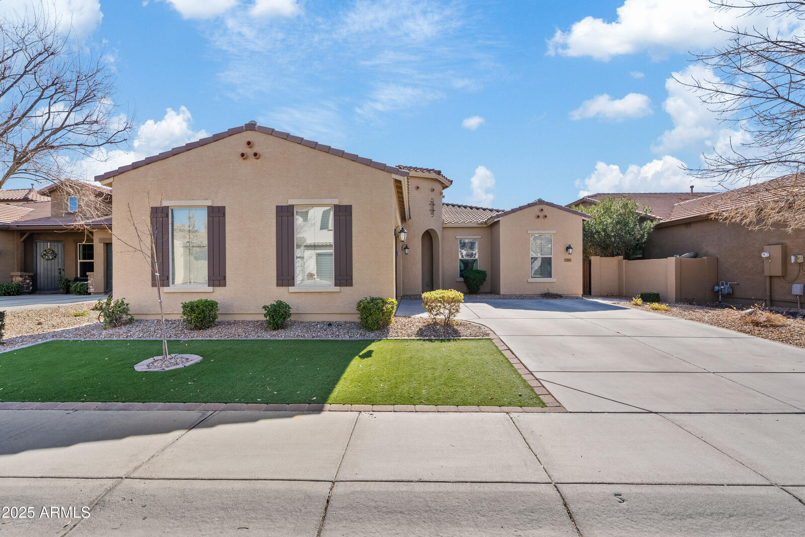 Property Photo:  2867 E Citadel Court  AZ 85298 