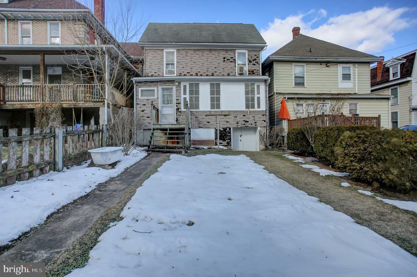 Property Photo:  470 E King Street  PA 17257 