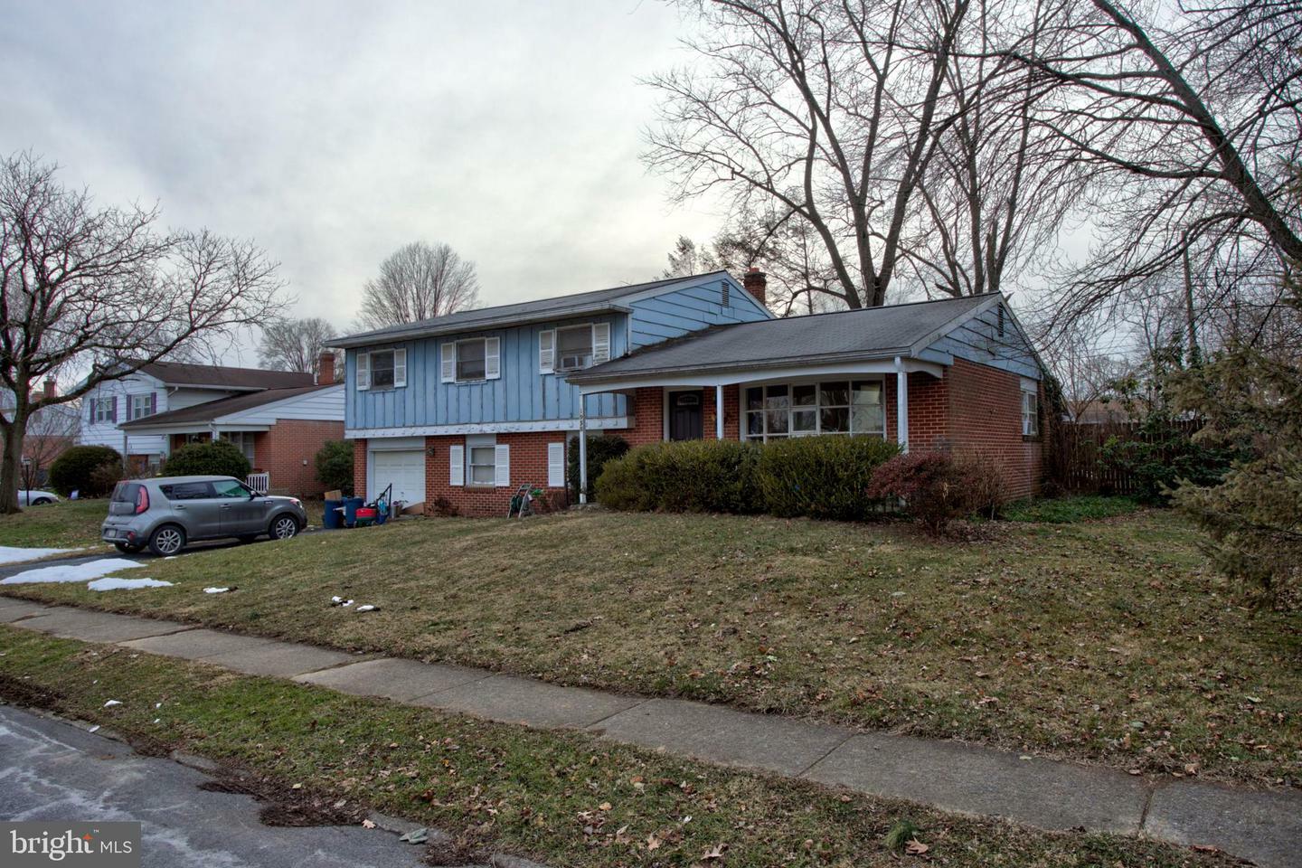 Property Photo:  1938 Longview Drive  PA 17601 