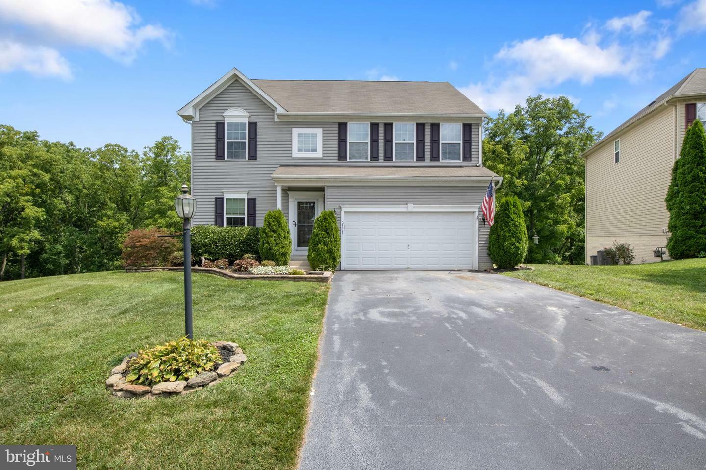 Property Photo:  2501 Codorus Lane  PA 17362 