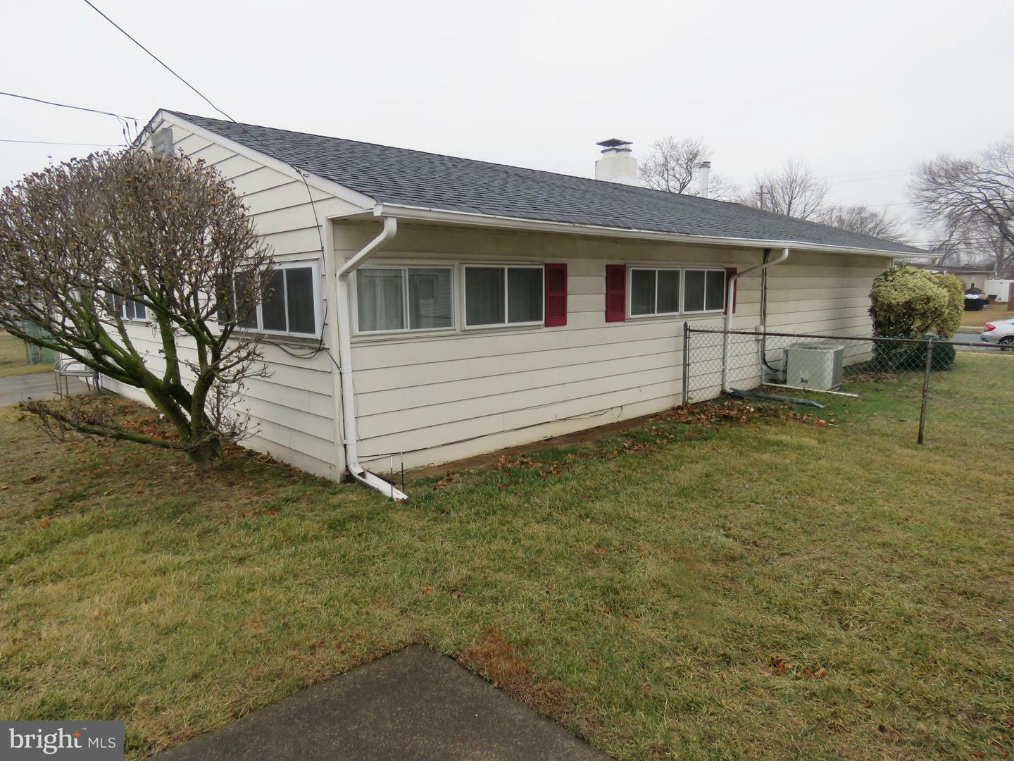 Property Photo:  120 Pinewood Drive  PA 19054 