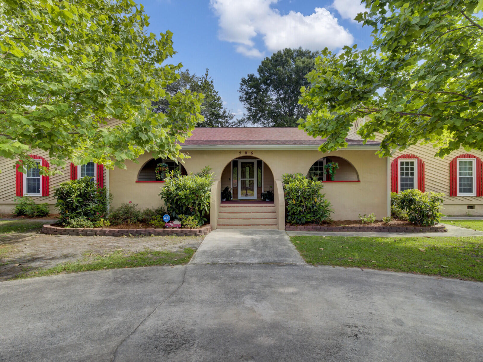 Property Photo:  506 Gross Ave  SC 29461 