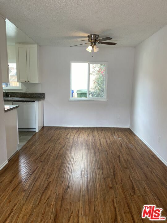 Property Photo:  4252 Woodlawn Ave 9  CA 90011 