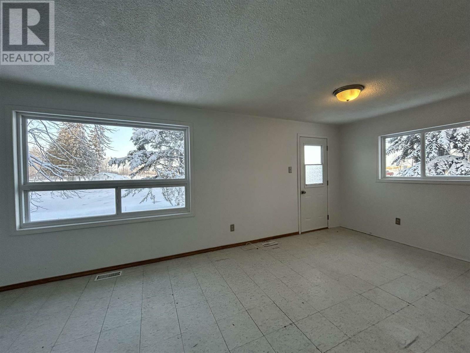 Property Photo:  1109 Kings Highway  ON P9A 3L5 