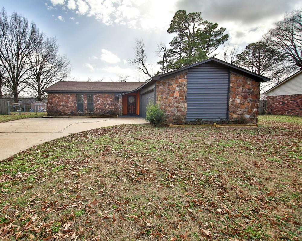 Property Photo:  1016 Roselawn Circle  AR 72301 