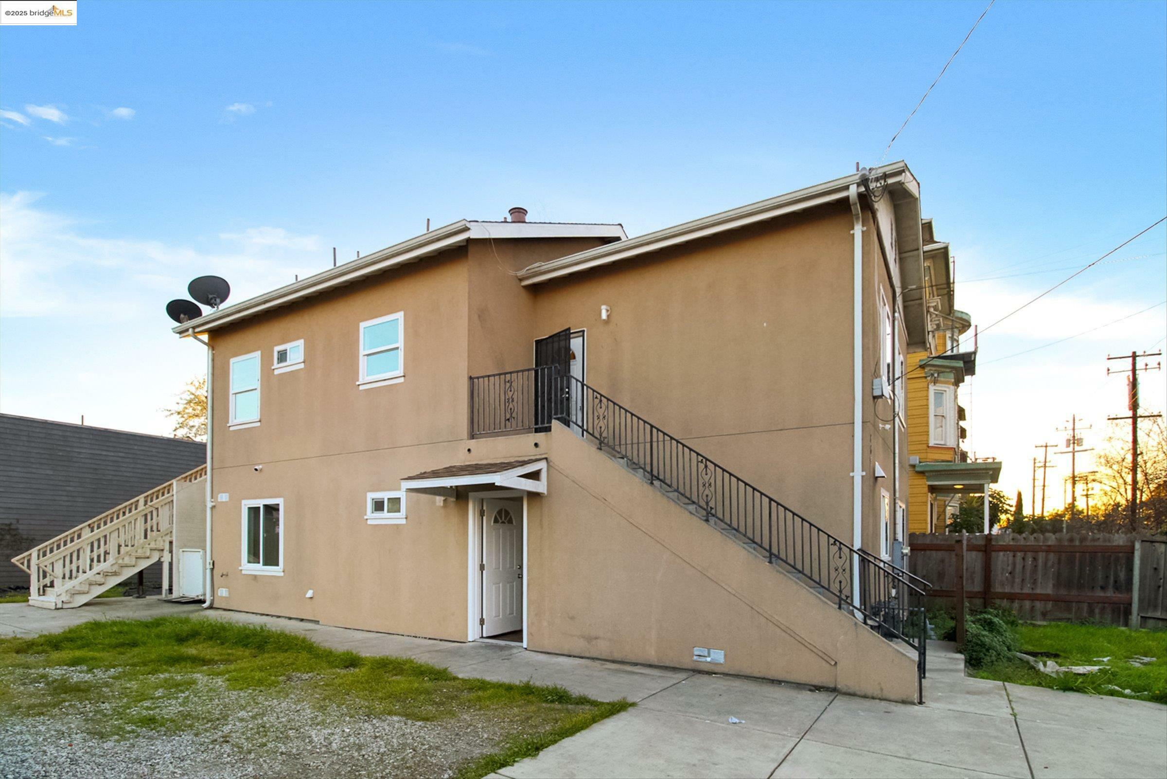 865 27th St  Oakland CA 94607 photo