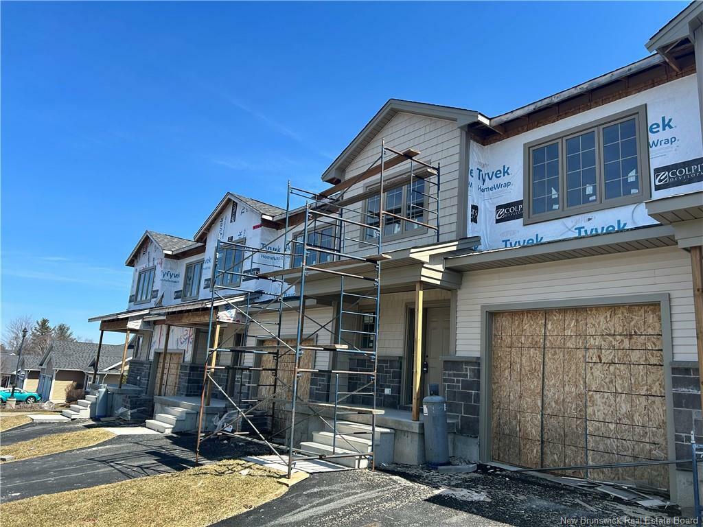 Property Photo: 14 Huntingdon Circle NB E3B 0L9