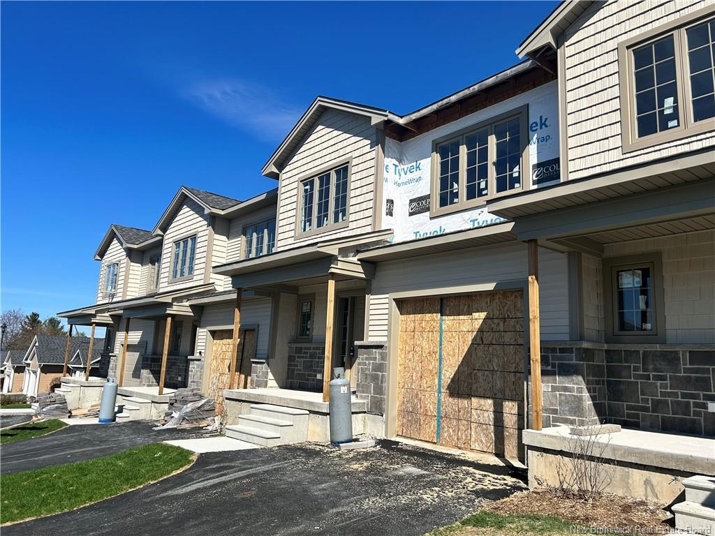 Property Photo: 14 Huntingdon Circle NB E3B 0L9